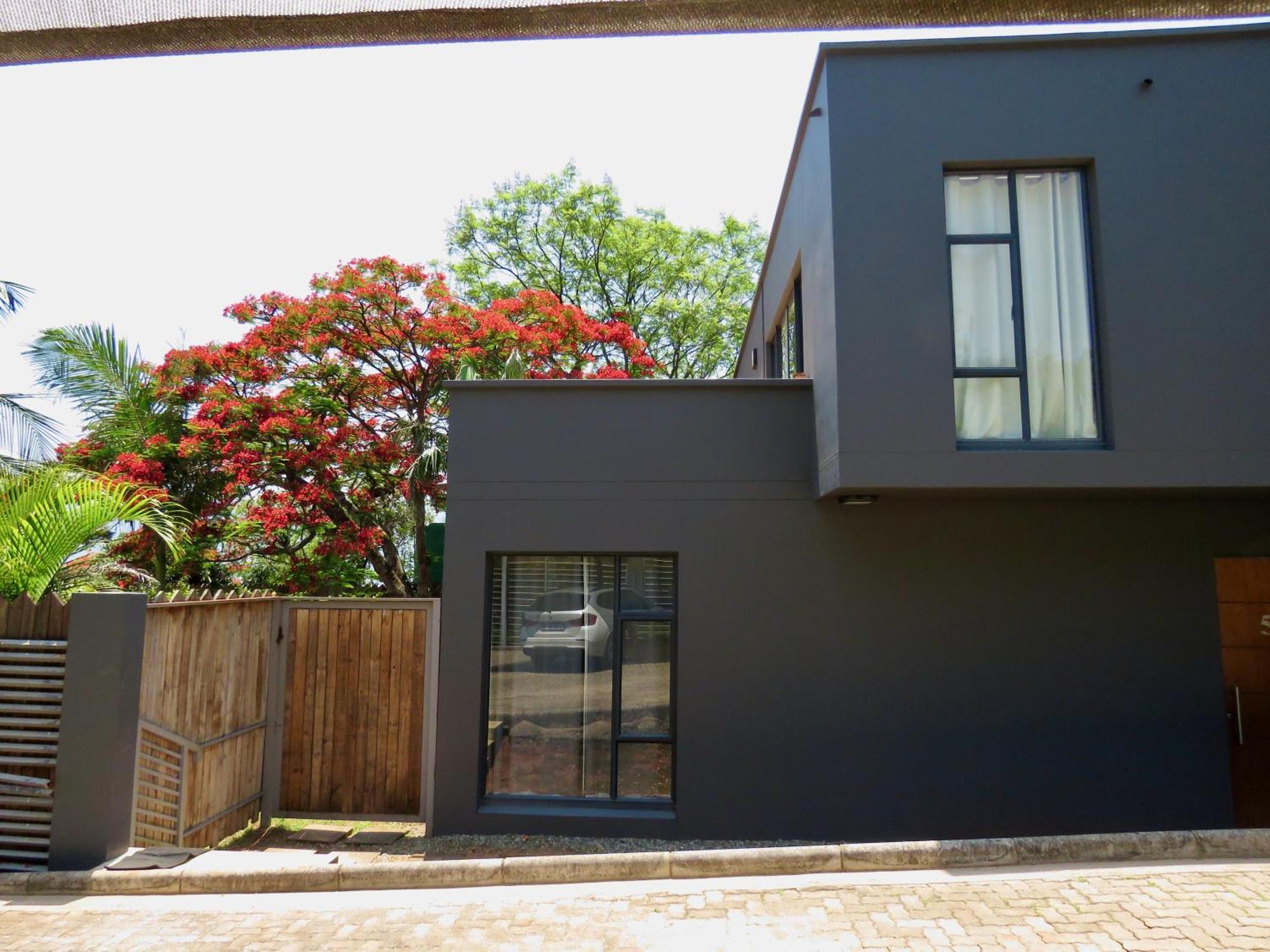 The Executive - Exclusive Self-Catering Apartments - Ezulwini Ngoại thất bức ảnh